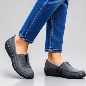 Born Womens 6.5M Gray Leather Slip On Comfort Loafers Casual Walking Shoes